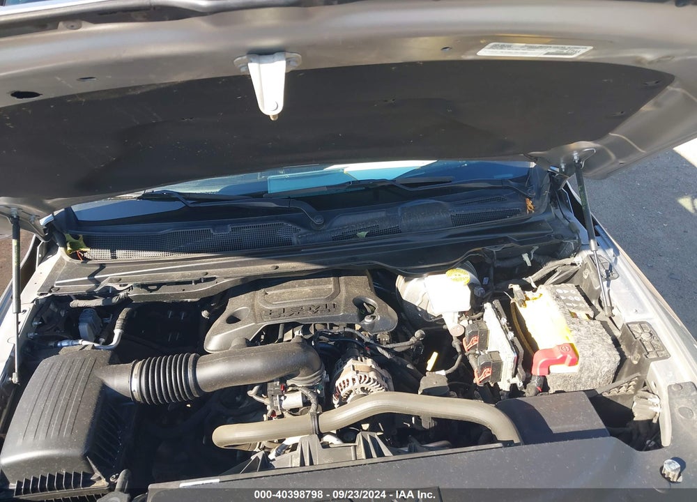 2019 RAM 1500 LIMITED 4X4 5'7 BOX VIN: 1C6SRFHTXKN809311