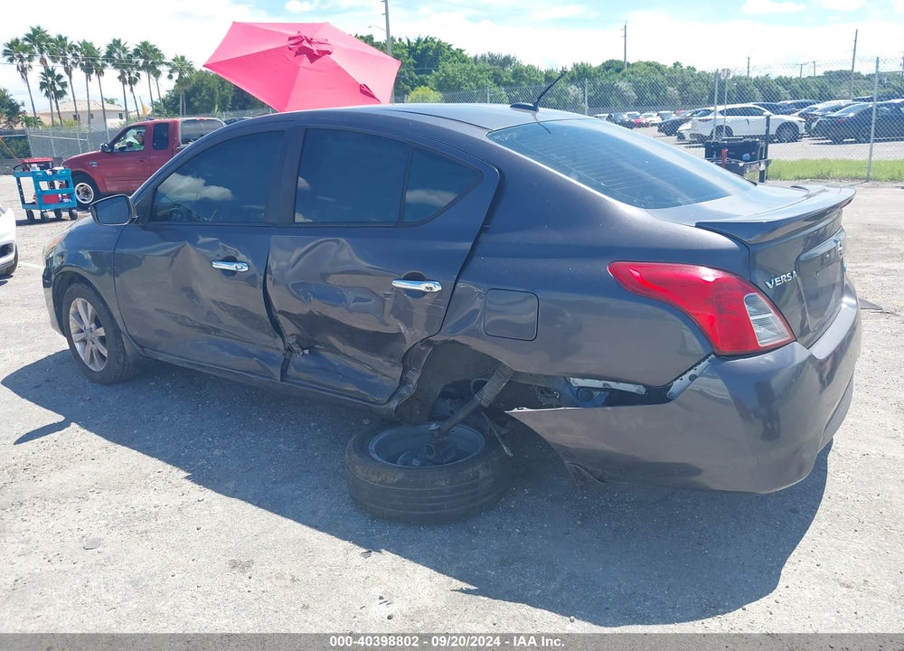 2015 NISSAN VERSA 1.6 SL VIN: 3N1CN7AP5FL820480