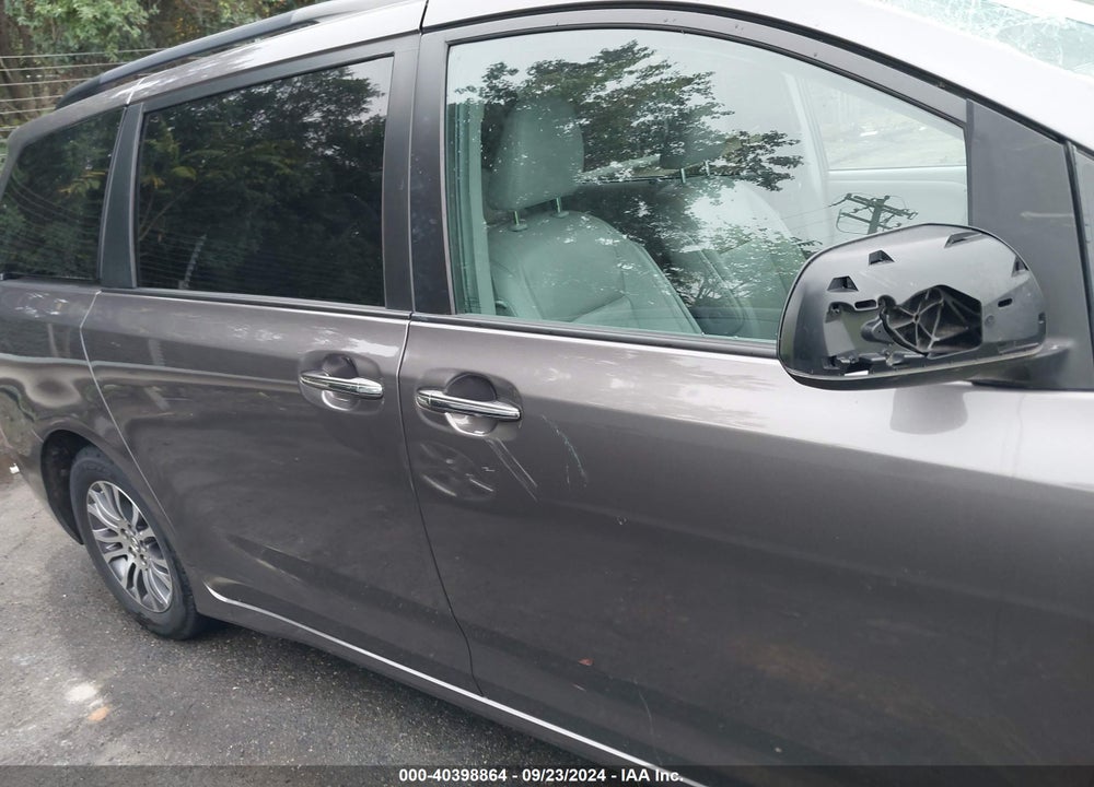 2019 TOYOTA SIENNA XLE 8 PASSENGER VIN: 5TDYZ3DCXKS993053