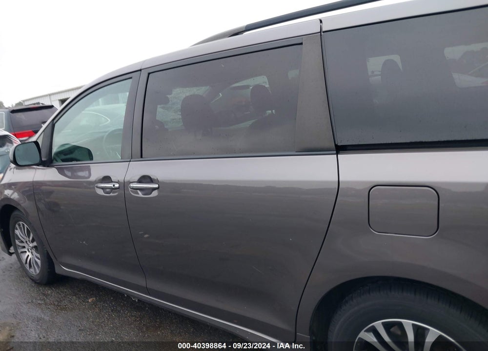 2019 TOYOTA SIENNA XLE 8 PASSENGER VIN: 5TDYZ3DCXKS993053