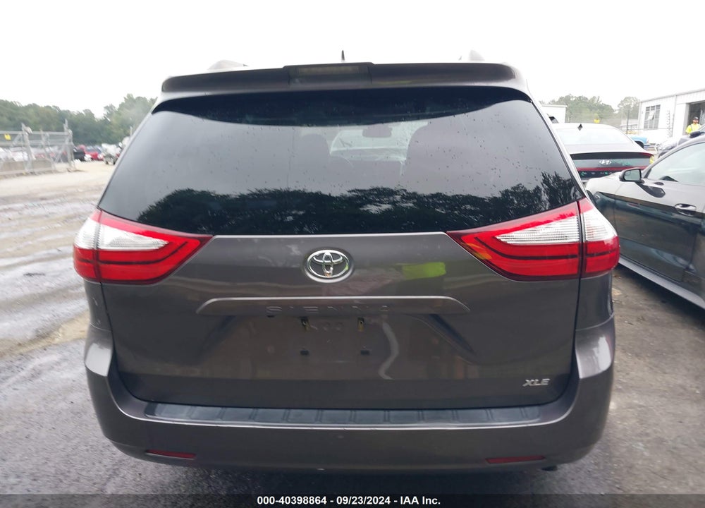 2019 TOYOTA SIENNA XLE 8 PASSENGER VIN: 5TDYZ3DCXKS993053