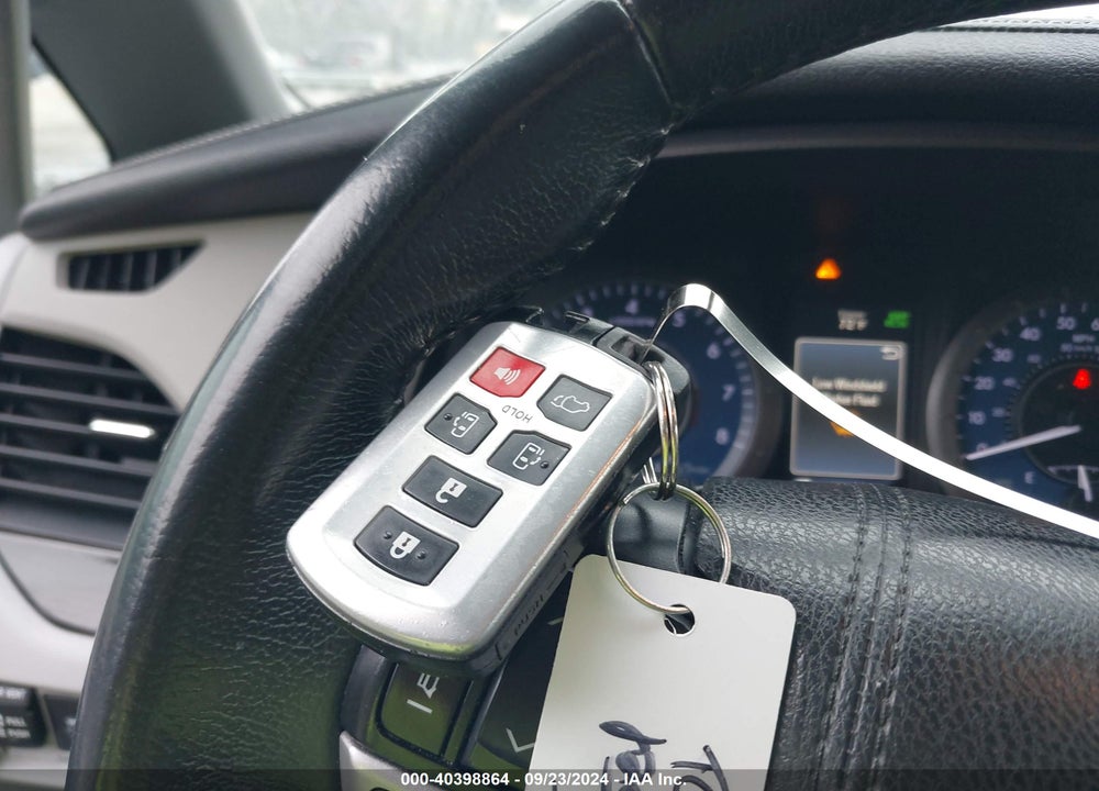 2019 TOYOTA SIENNA XLE 8 PASSENGER VIN: 5TDYZ3DCXKS993053