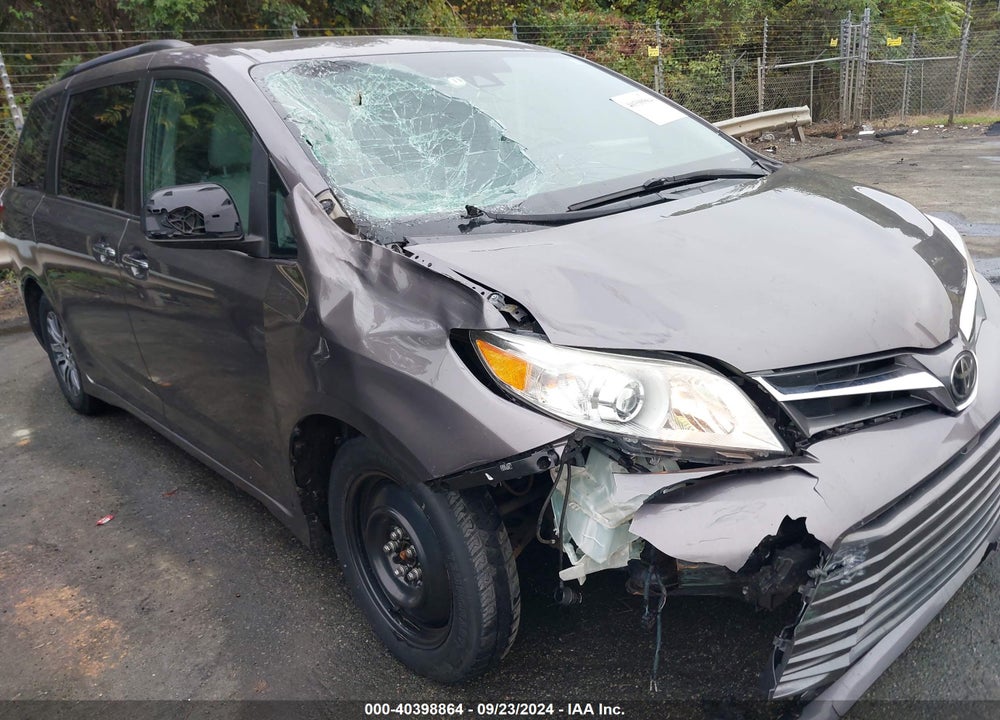 2019 TOYOTA SIENNA XLE 8 PASSENGER VIN: 5TDYZ3DCXKS993053
