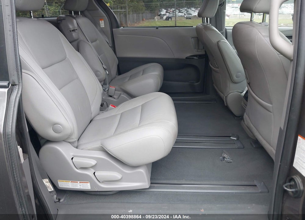 2019 TOYOTA SIENNA XLE 8 PASSENGER VIN: 5TDYZ3DCXKS993053