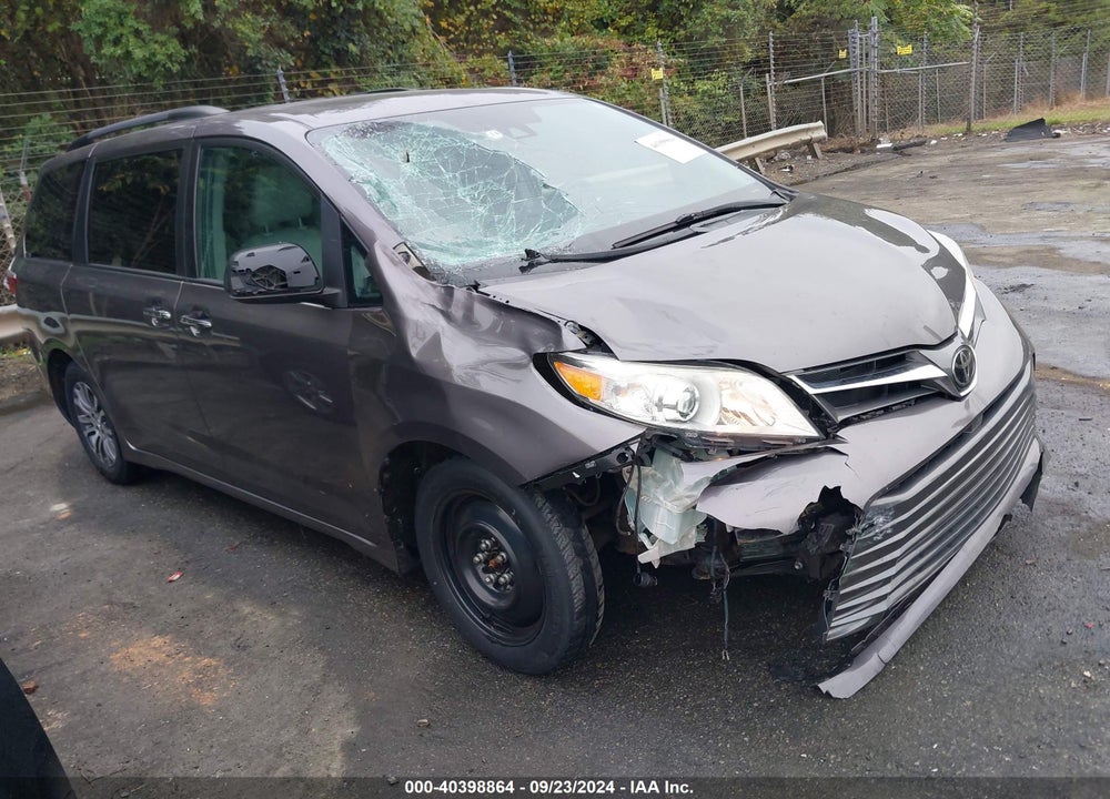 2019 TOYOTA SIENNA XLE 8 PASSENGER VIN: 5TDYZ3DCXKS993053
