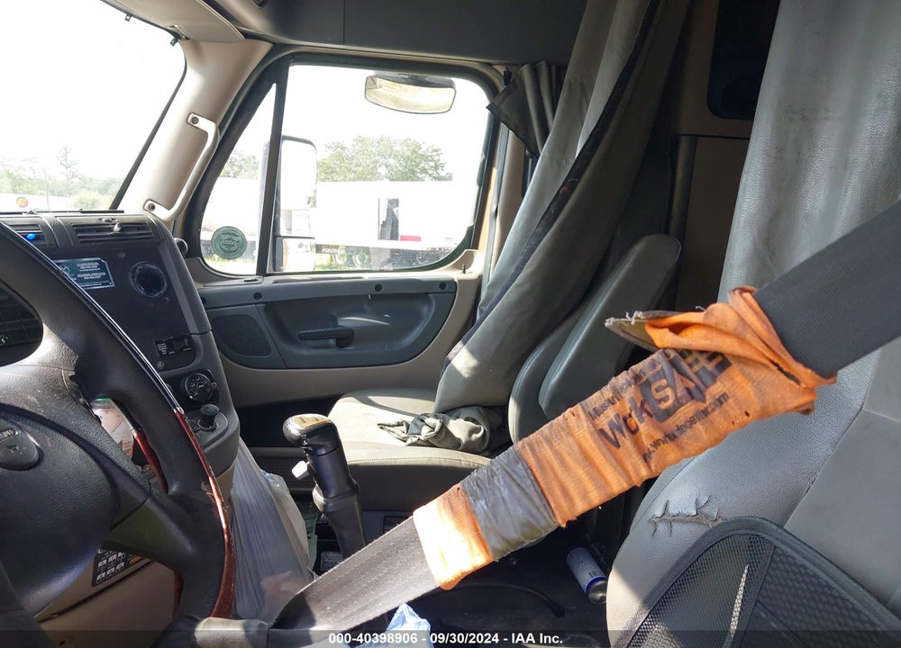 2013 FREIGHTLINER CASCADIA 113 VIN: 1FUJGHDV4DSFB1801