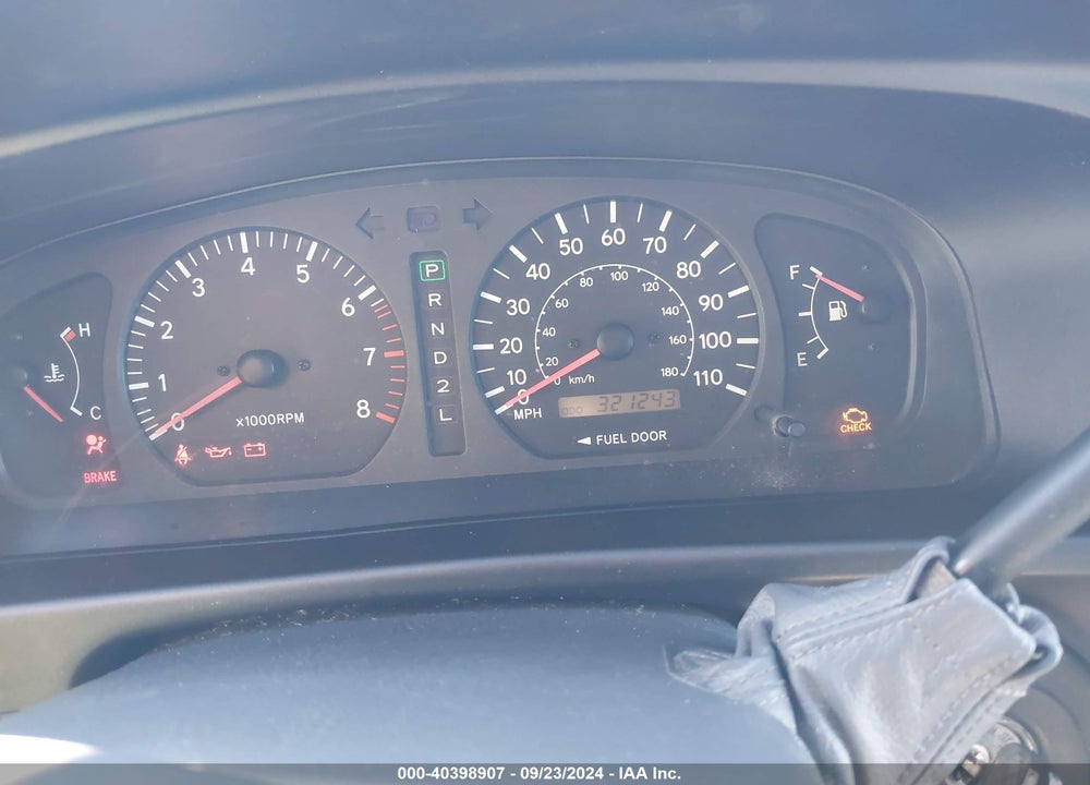 2000 TOYOTA SIENNA LE VIN: 4T3ZF13C4YU199563