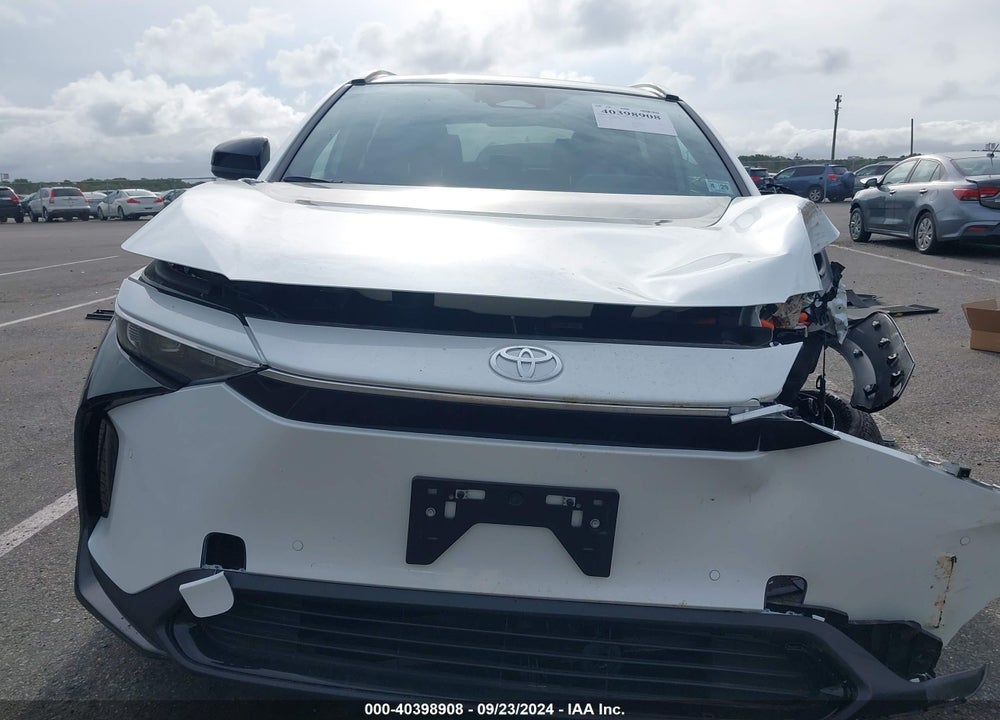 2024 TOYOTA BZ4X XLE VIN: JTMAAAAA3RA034598