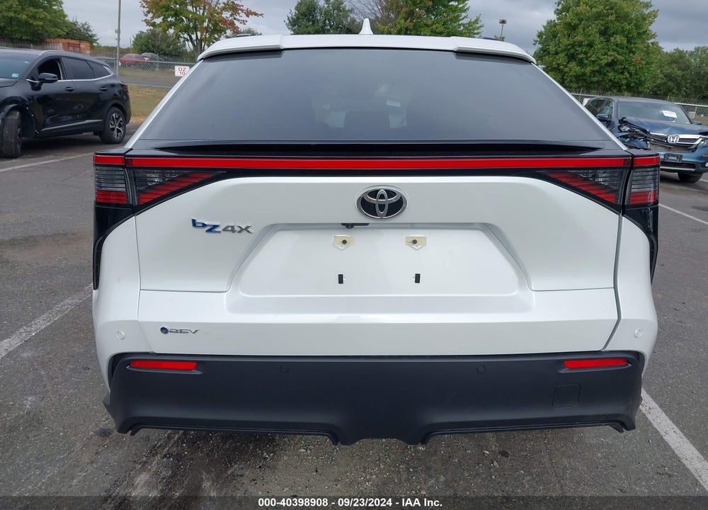 2024 TOYOTA BZ4X XLE VIN: JTMAAAAA3RA034598