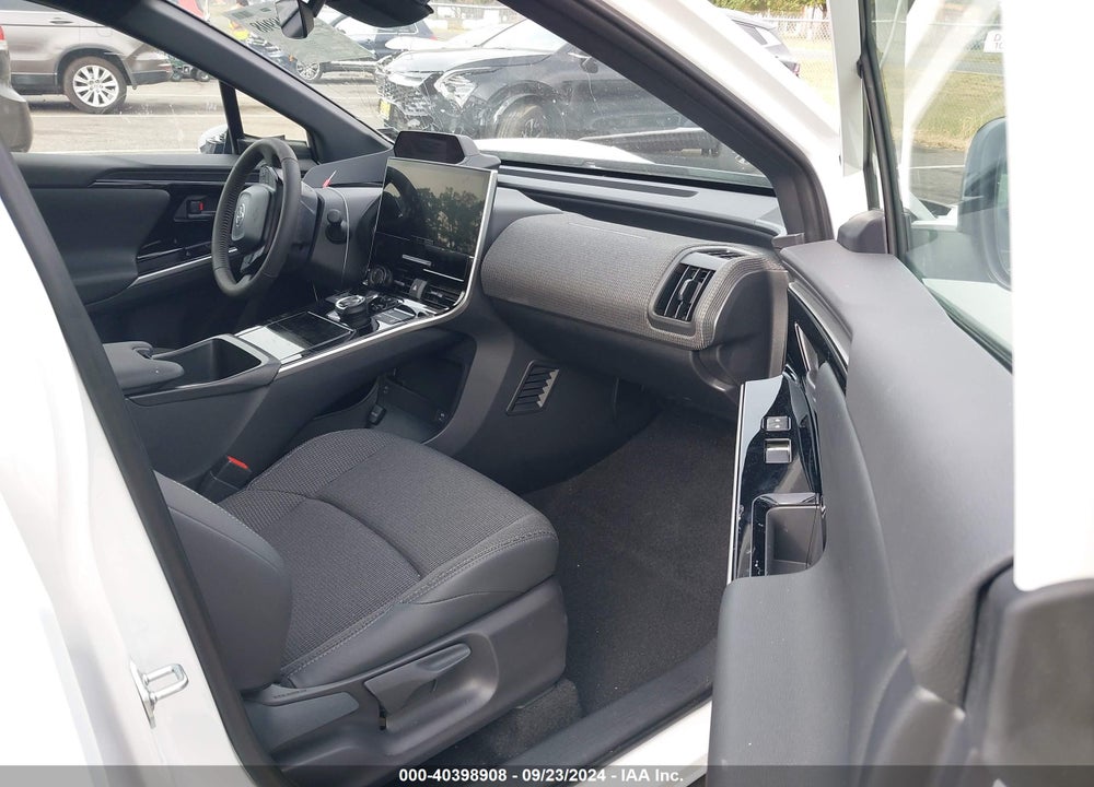 2024 TOYOTA BZ4X XLE VIN: JTMAAAAA3RA034598