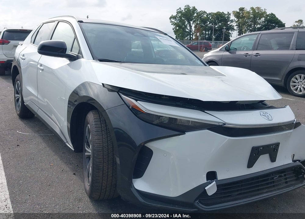 2024 TOYOTA BZ4X XLE VIN: JTMAAAAA3RA034598