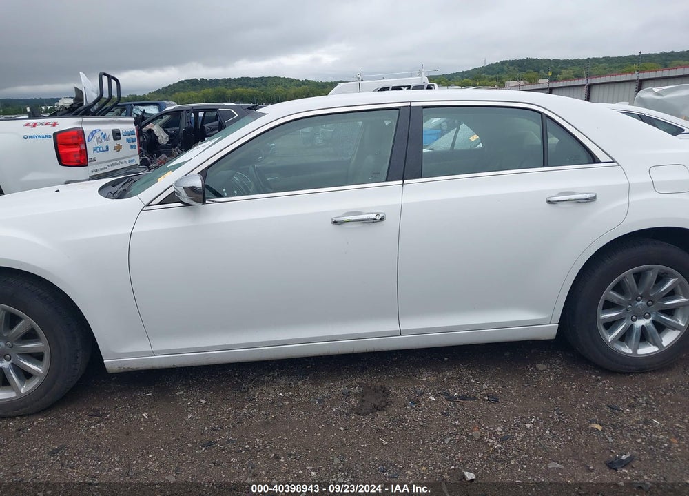 2011 CHRYSLER 300 LIMITED VIN: 2C3CA5CG3BH580038