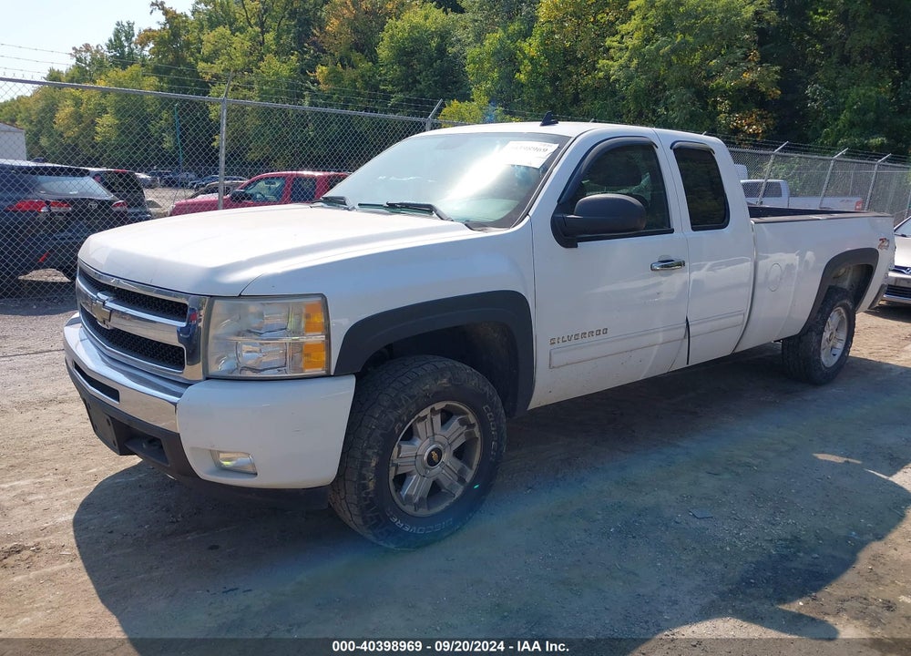 2011 CHEVROLET SILVERADO 1500 LT VIN: 1GCRKSE00BZ212868