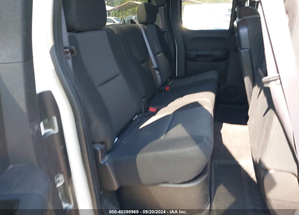 2011 CHEVROLET SILVERADO 1500 LT VIN: 1GCRKSE00BZ212868