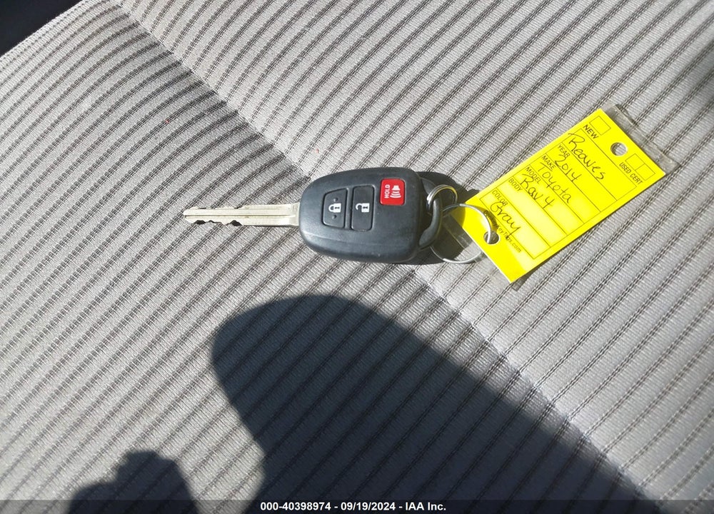 2014 TOYOTA RAV4 XLE VIN: 2T3WFREV5EW087236