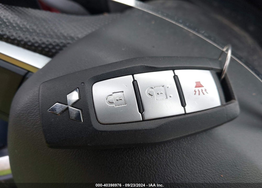 2023 MITSUBISHI OUTLANDER ES 2.5 2WD VIN: JA4J3TA88PZ010230