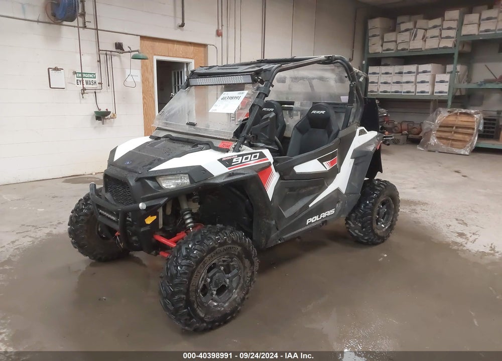 2015 POLARIS RZR S 900 VIN: 4XAVBA872FB946550