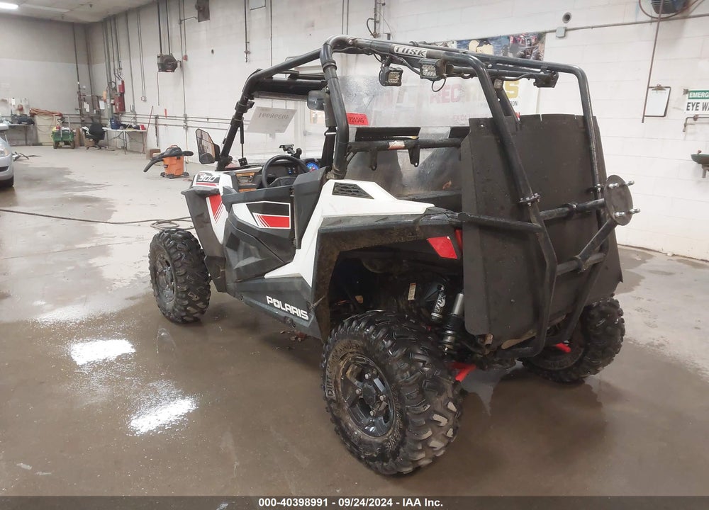 2015 POLARIS RZR S 900 VIN: 4XAVBA872FB946550