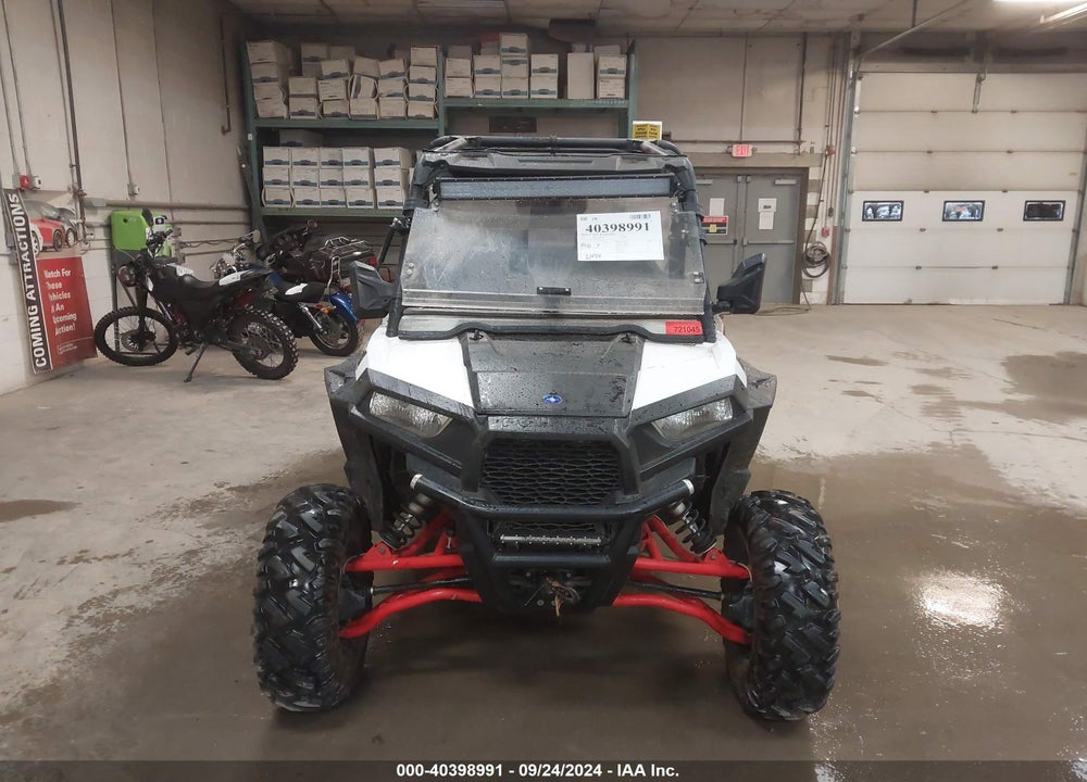 2015 POLARIS RZR S 900 VIN: 4XAVBA872FB946550