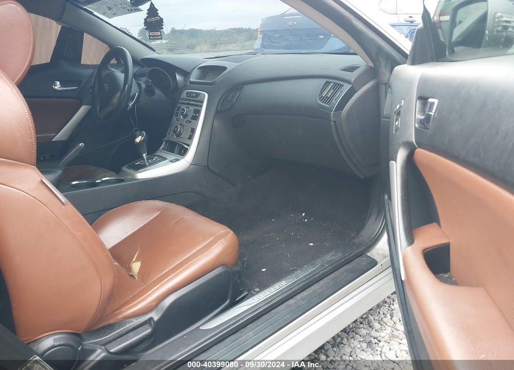 2010 HYUNDAI GENESIS 3.8 GRAND TOURING VIN: KMHHU6KH4AU003535
