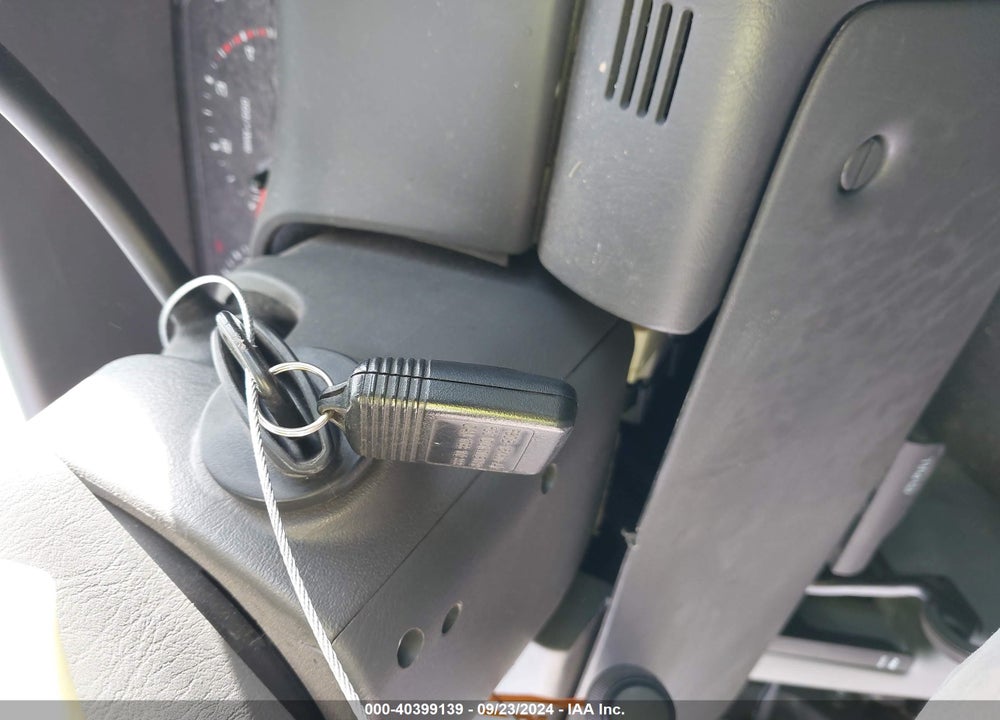 2002 FORD F-250 LARIAT/XL/XLT VIN: 1FTNW21F12EB18633