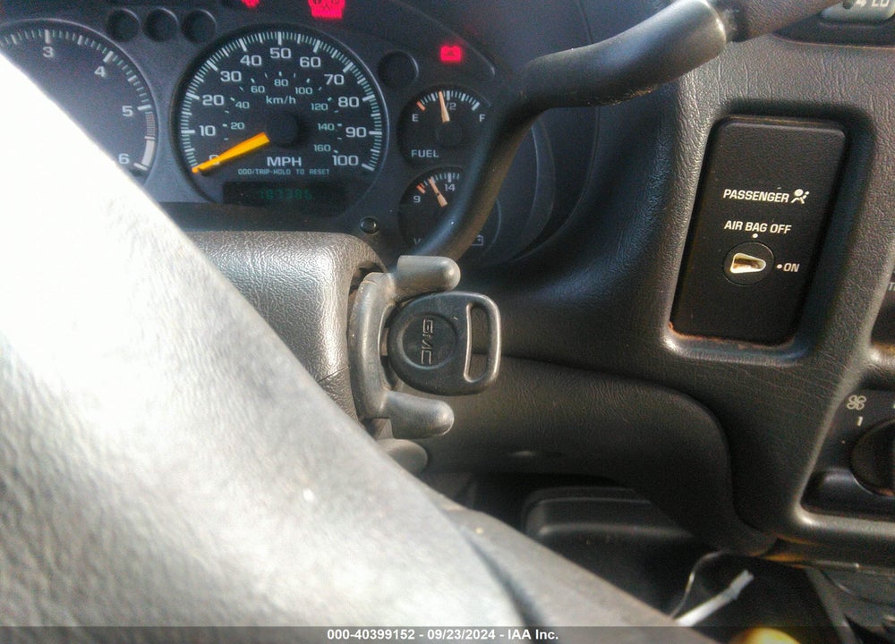 2000 CHEVROLET S-10 LS VIN: 1GCDT19W1Y8264766