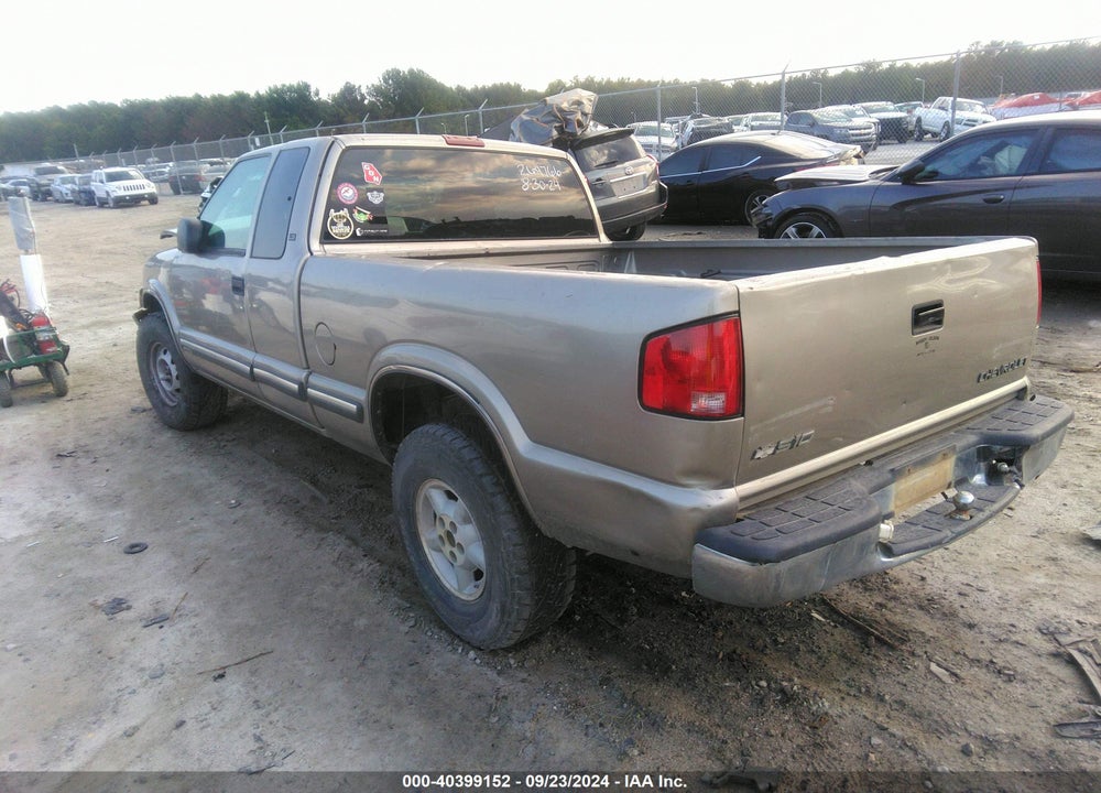 2000 CHEVROLET S-10 LS VIN: 1GCDT19W1Y8264766