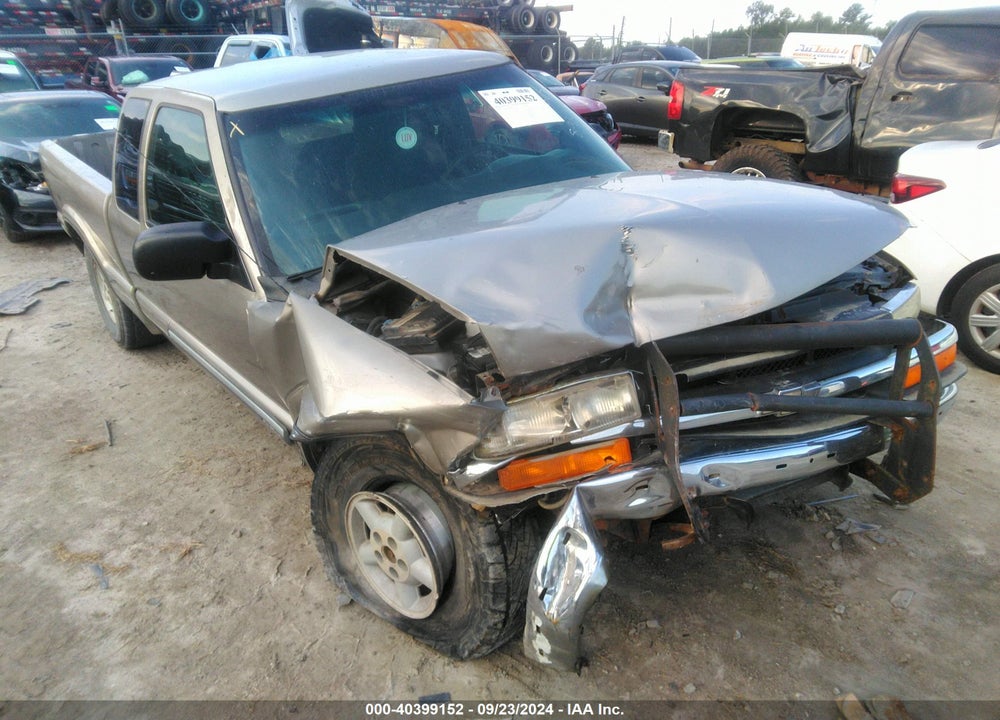 2000 CHEVROLET S-10 LS VIN: 1GCDT19W1Y8264766
