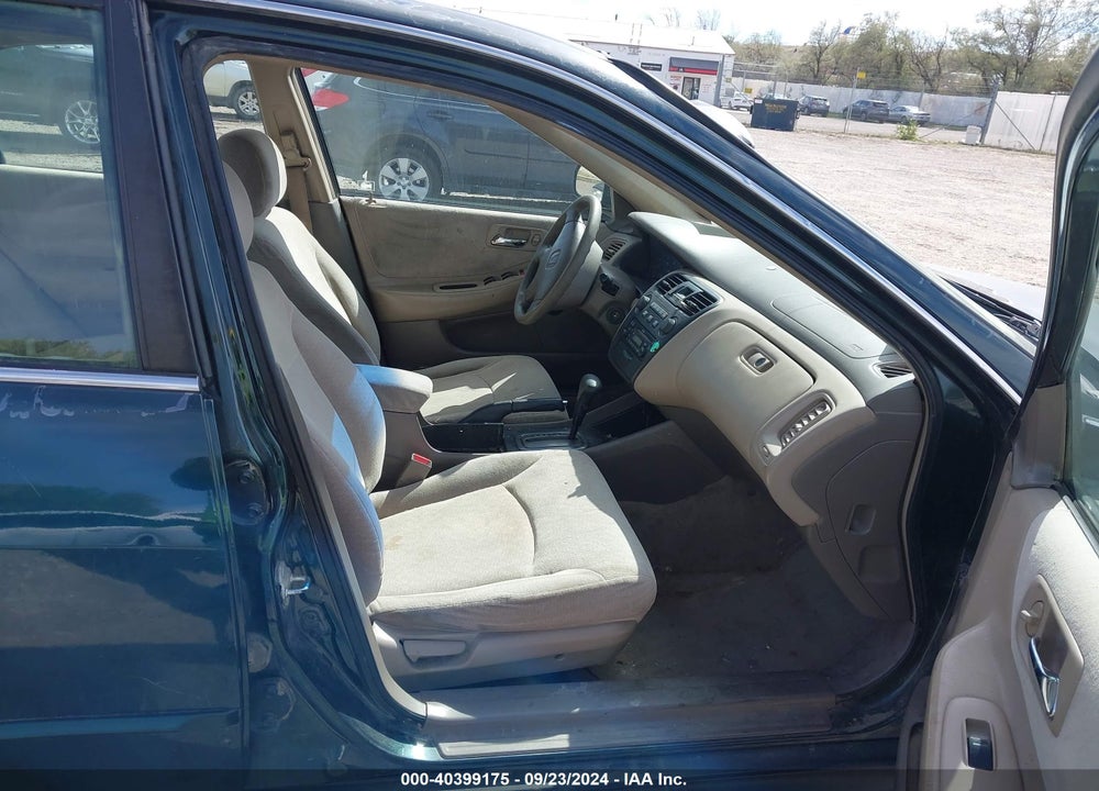 2001 HONDA ACCORD 2.3 LX VIN: 1HGCG56491A136219