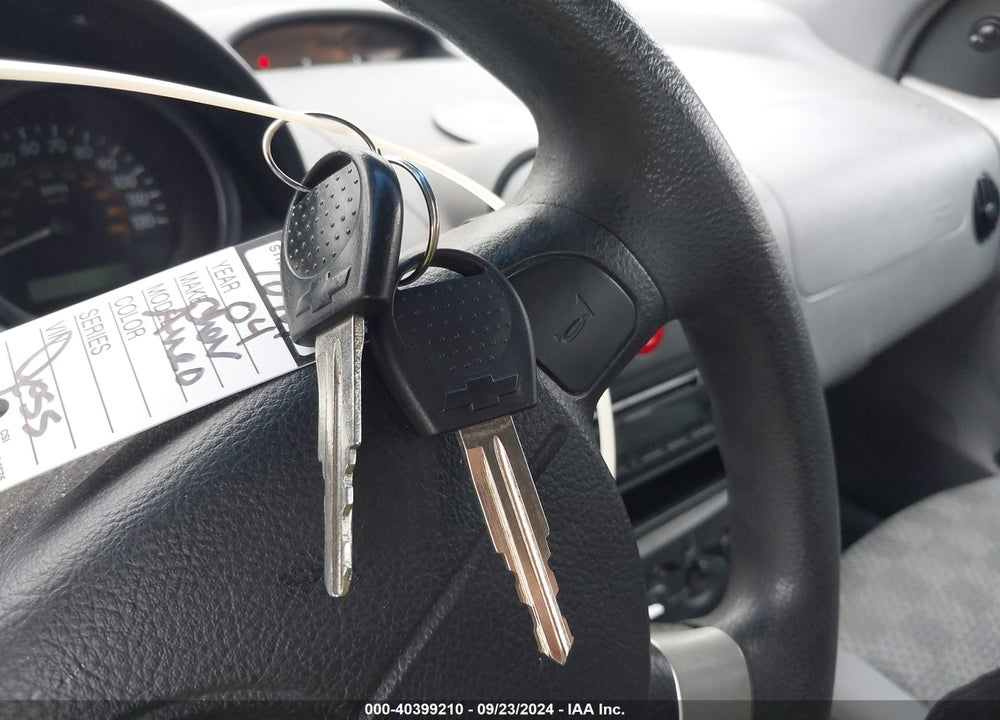 2004 CHEVROLET AVEO VIN: KL1TD52674B221869