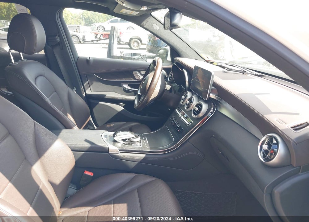 2017 MERCEDES-BENZ GLC 300 4MATIC VIN: WDC0G4KB1HF122418