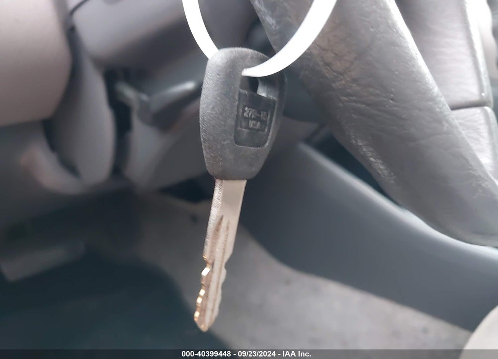 1998 HONDA ACCORD LX VIN: 1HGCG5640WA235065