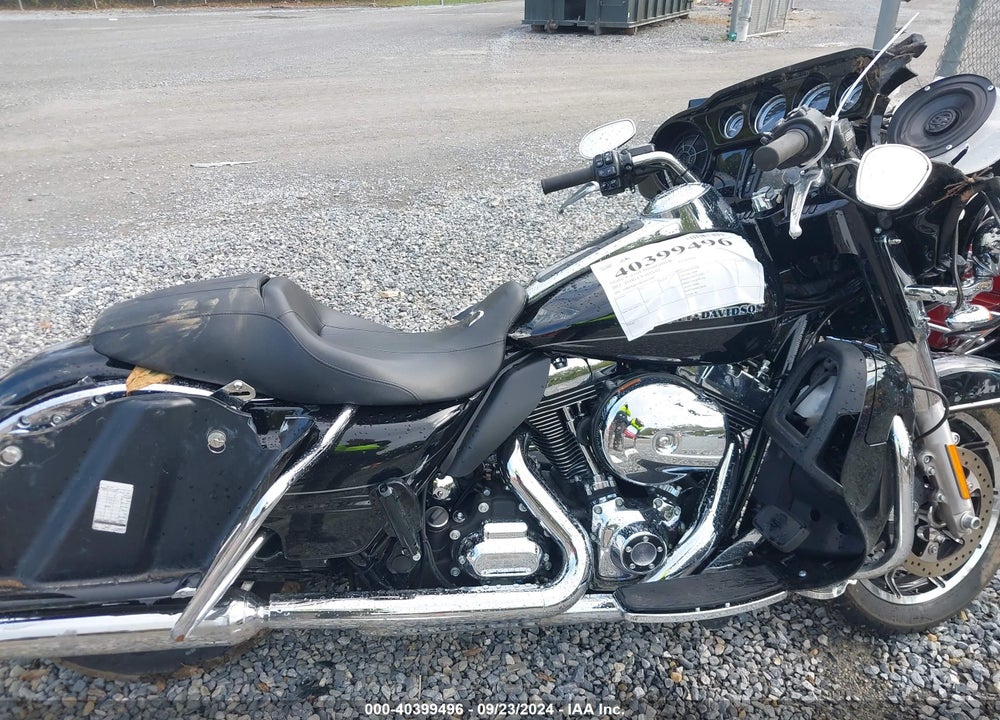 2015 HARLEY-DAVIDSON FLHTKL ULTRA LIMITED LOW VIN: 1HD1KKL18FB663665
