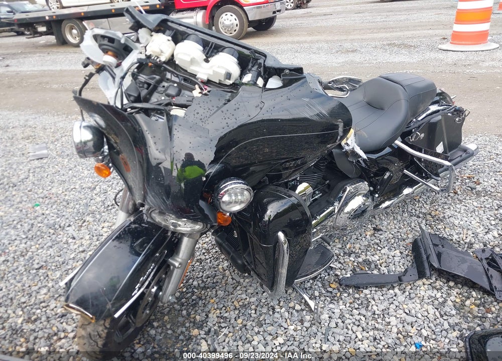 2015 HARLEY-DAVIDSON FLHTKL ULTRA LIMITED LOW VIN: 1HD1KKL18FB663665