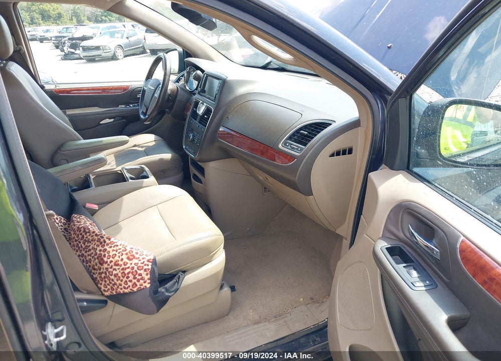 2013 CHRYSLER TOWN & COUNTRY VIN: 2C4RC1BG3DR675366