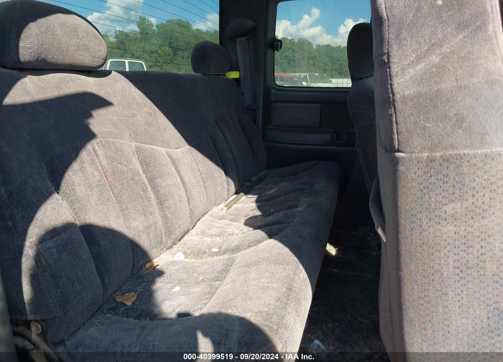 1999 CHEVROLET SILVERADO 1500 LS VIN: 1GCEK19T7XE163986