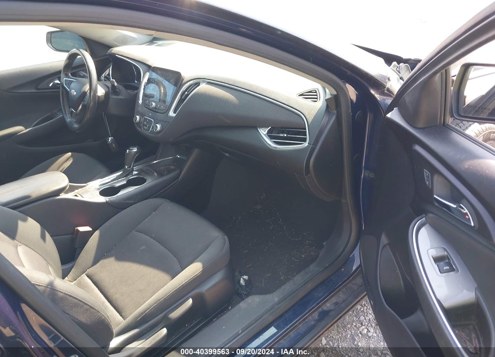 2018 CHEVROLET MALIBU LT VIN: 1G1ZD5ST1JF152019