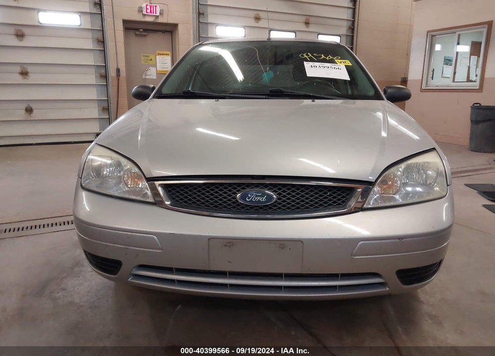 2005 FORD FOCUS ZX5 VIN: 3FAFP37NX5R146945