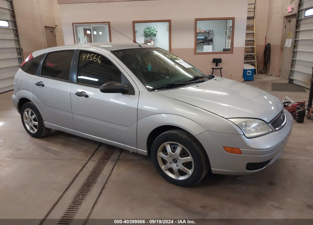 2005 FORD FOCUS ZX5 VIN: 3FAFP37NX5R146945