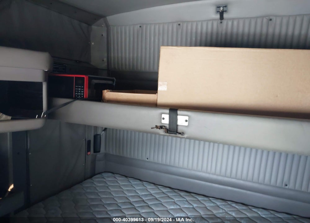 2012 KENWORTH CONSTRUCTION T660 VIN: 1XKADP9X4CJ956036