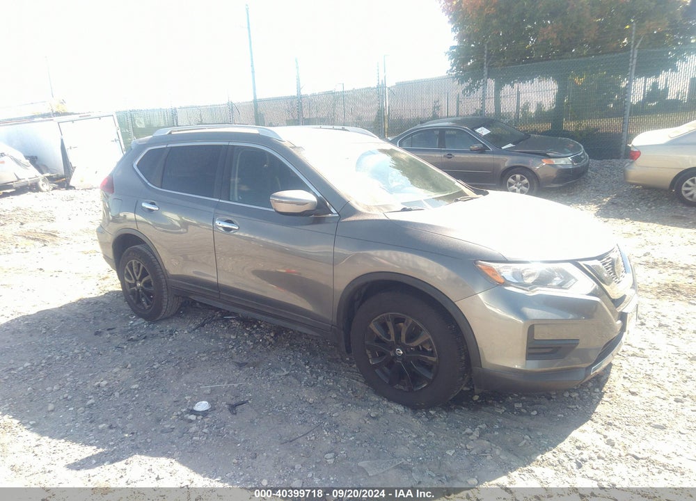 2018 NISSAN ROGUE SV VIN: KNMAT2MV7JP596097