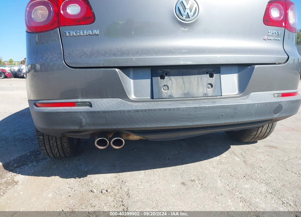 2010 VOLKSWAGEN TIGUAN WOLFSBURG EDITION VIN: WVGBV7AX1AW514772