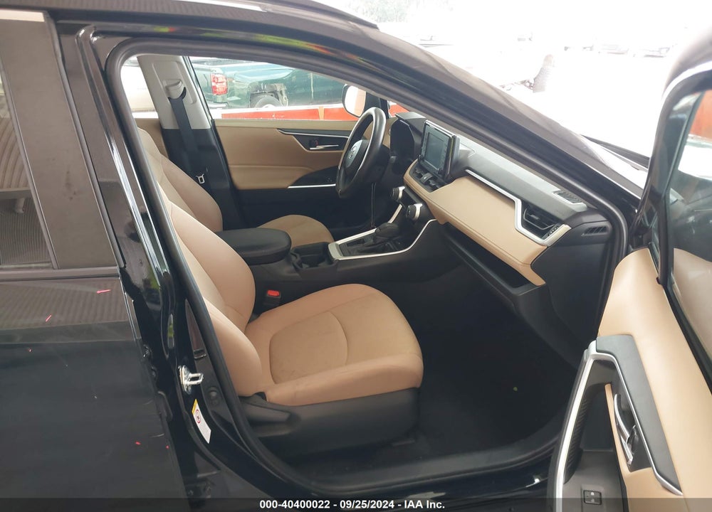 2019 TOYOTA RAV4 XLE VIN: 2T3W1RFVXKW006630