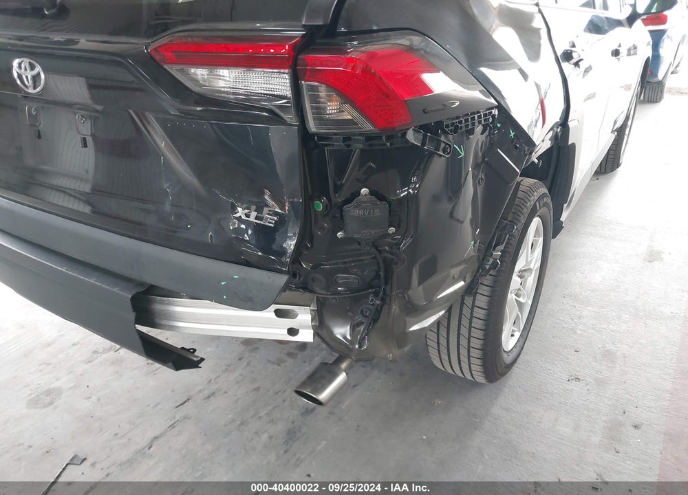 2019 TOYOTA RAV4 XLE VIN: 2T3W1RFVXKW006630