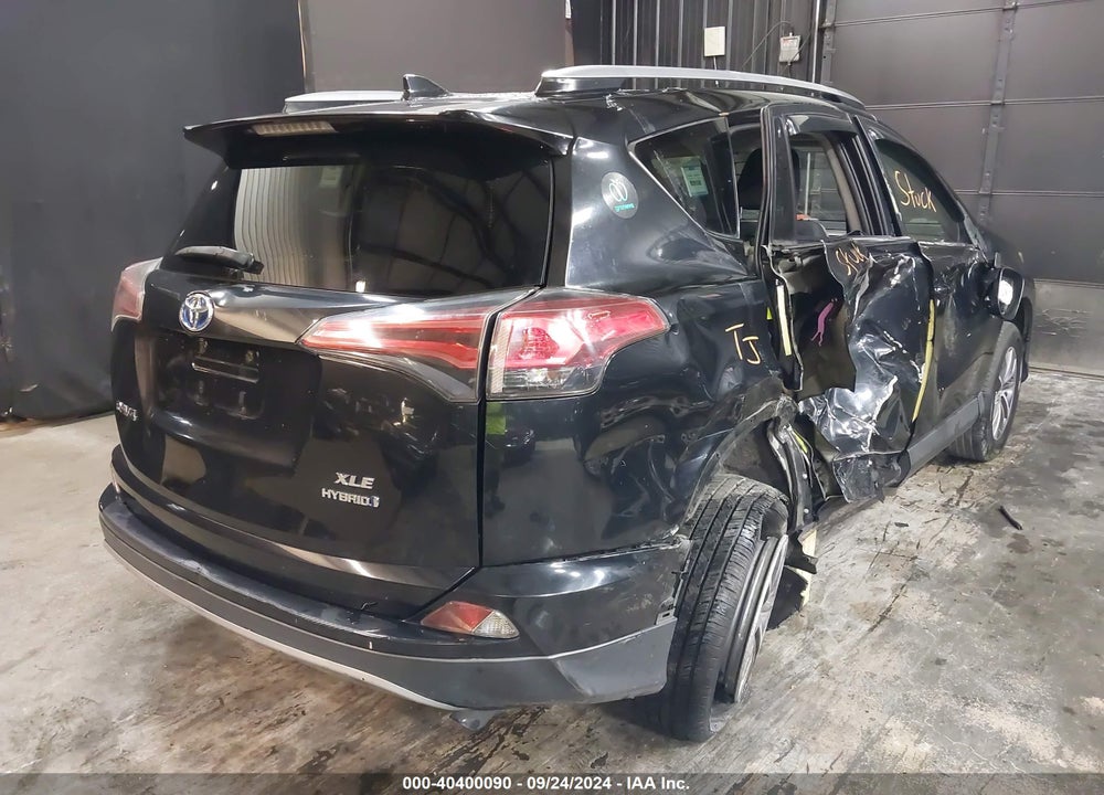 2017 TOYOTA RAV4 HYBRID XLE VIN: JTMRJREV7HD080219