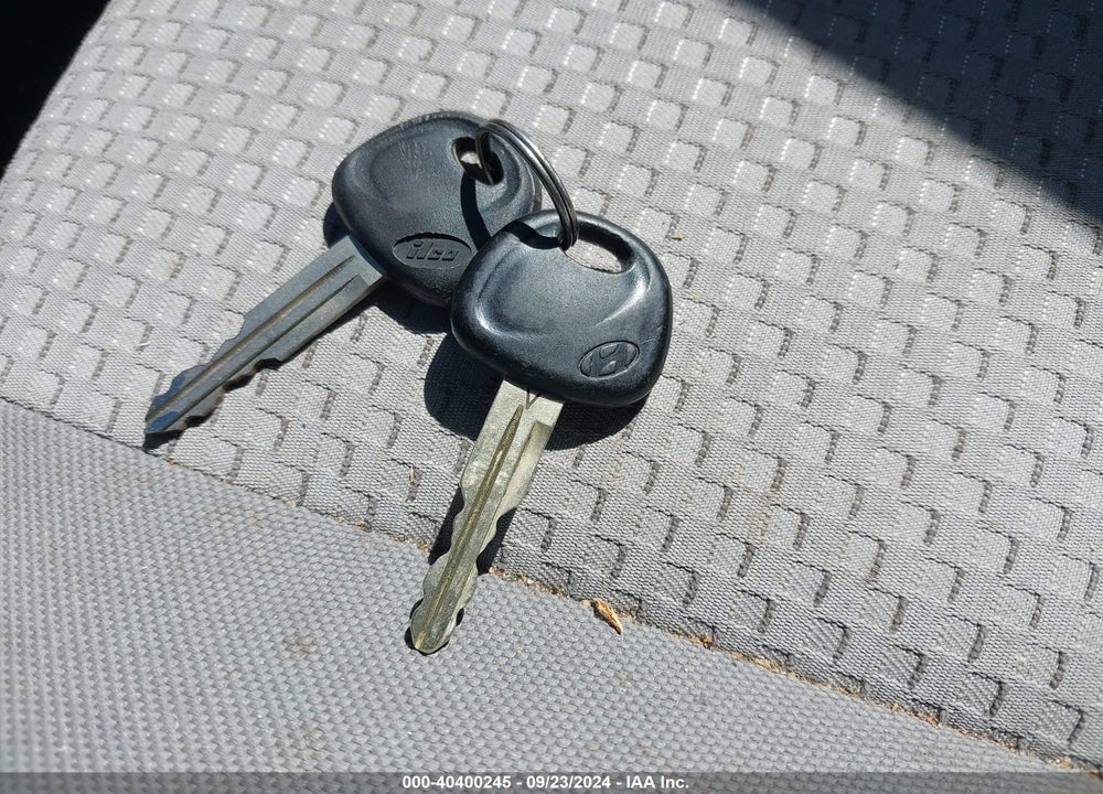 2008 HYUNDAI ACCENT GS VIN: KMHCM36C78U065612