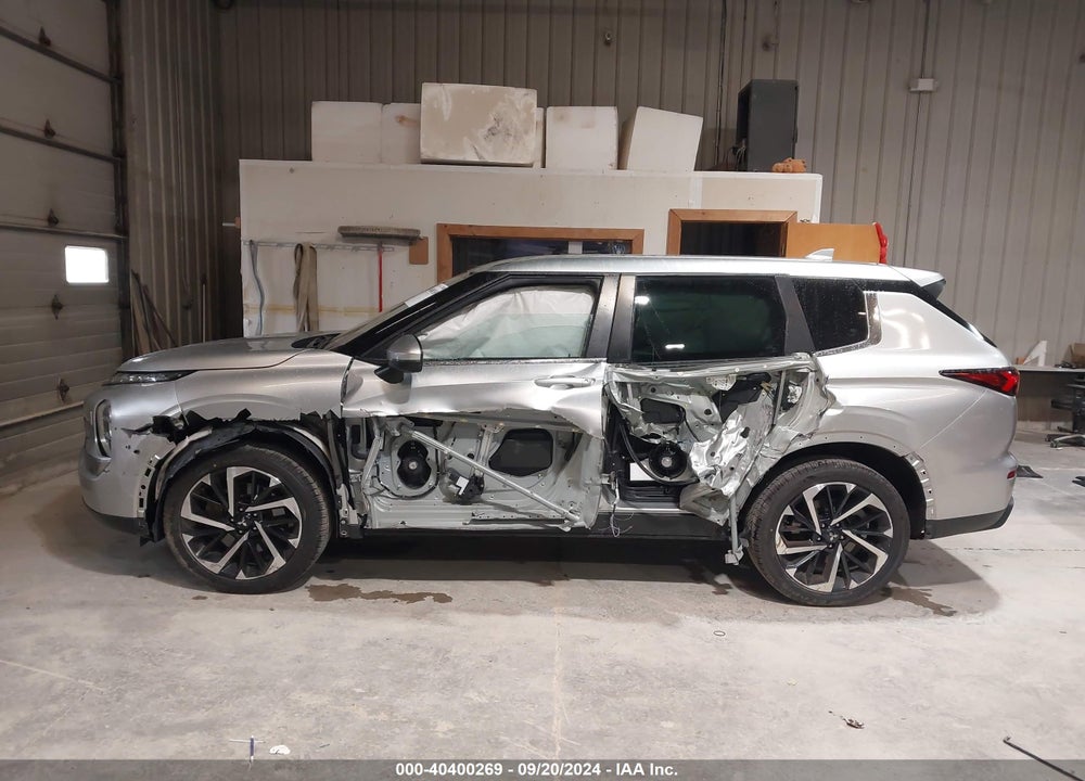 2022 MITSUBISHI OUTLANDER ES 2.5 S-AWC VIN: JA4J4TA89NZ015897