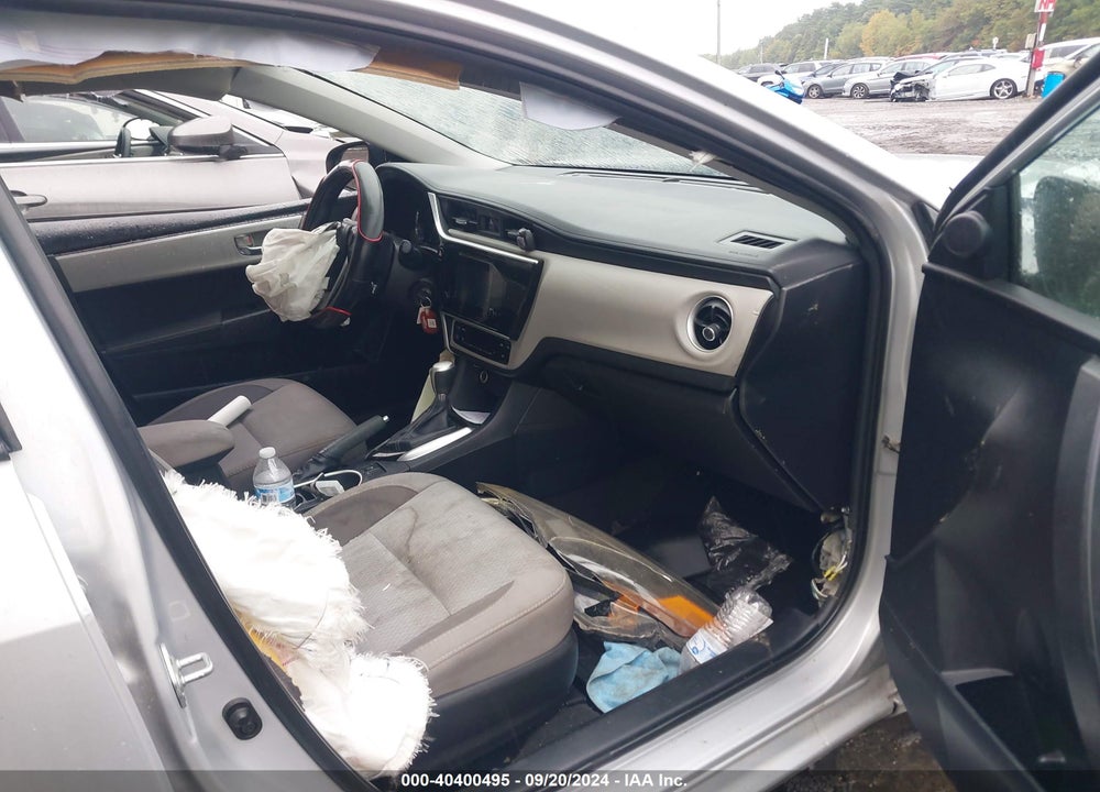 2018 TOYOTA COROLLA LE VIN: 2T1BURHE0JC052902
