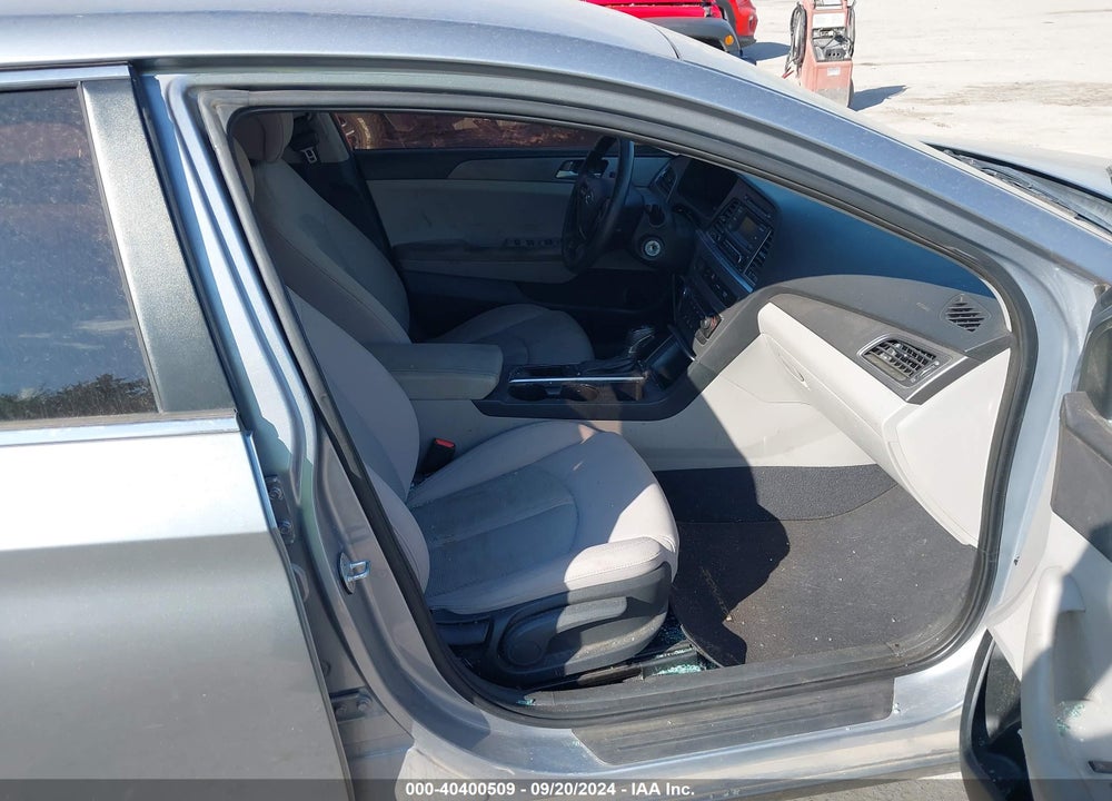 2016 HYUNDAI SONATA VIN: 5NPE24AF2GH418244