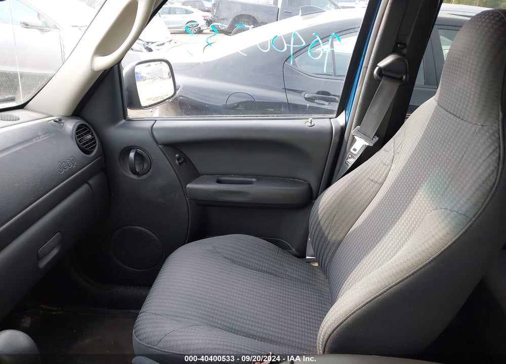 2003 JEEP LIBERTY SPORT VIN: 1J4GL48K33W627662